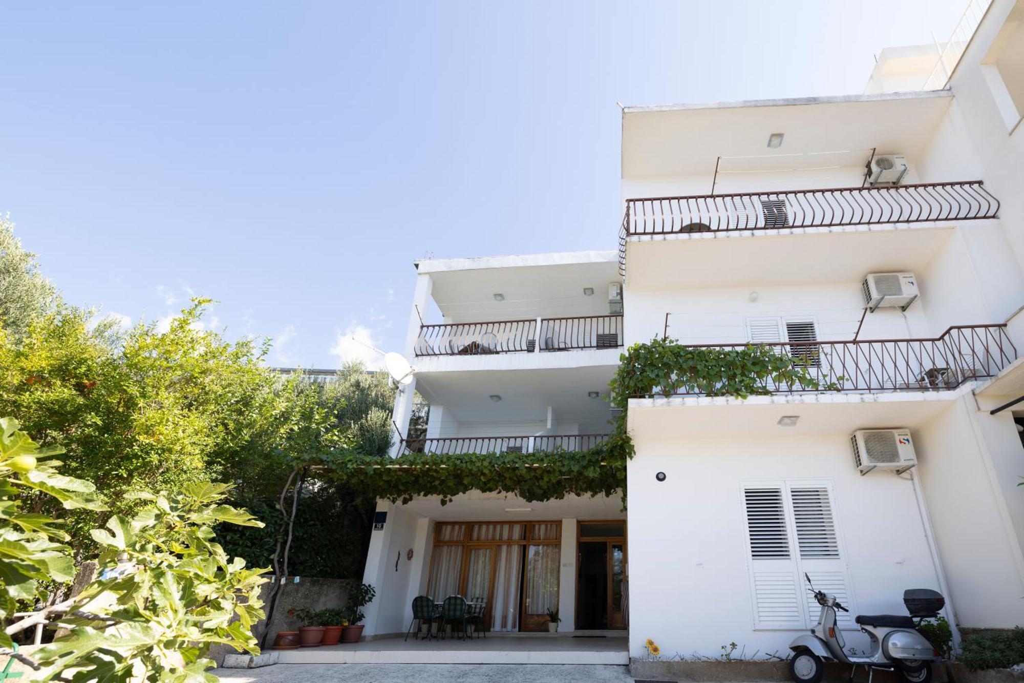 Apartmani Marta Tučepi Zewnętrze zdjęcie