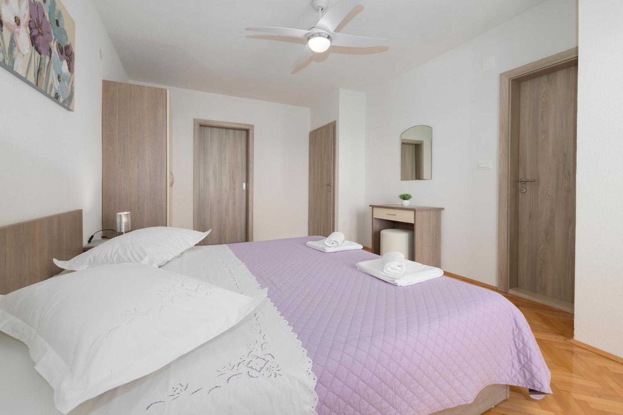 Apartmani Marta Tučepi Zewnętrze zdjęcie