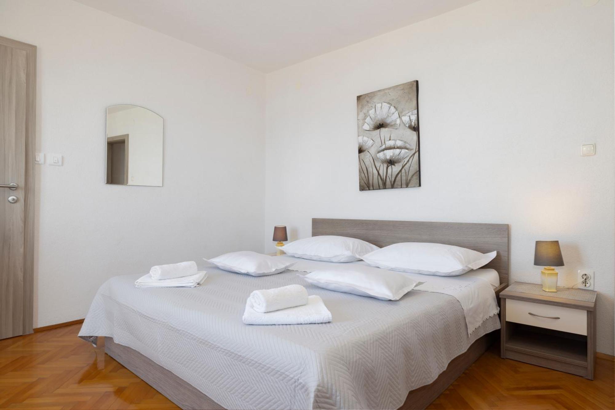 Apartmani Marta Tučepi Zewnętrze zdjęcie