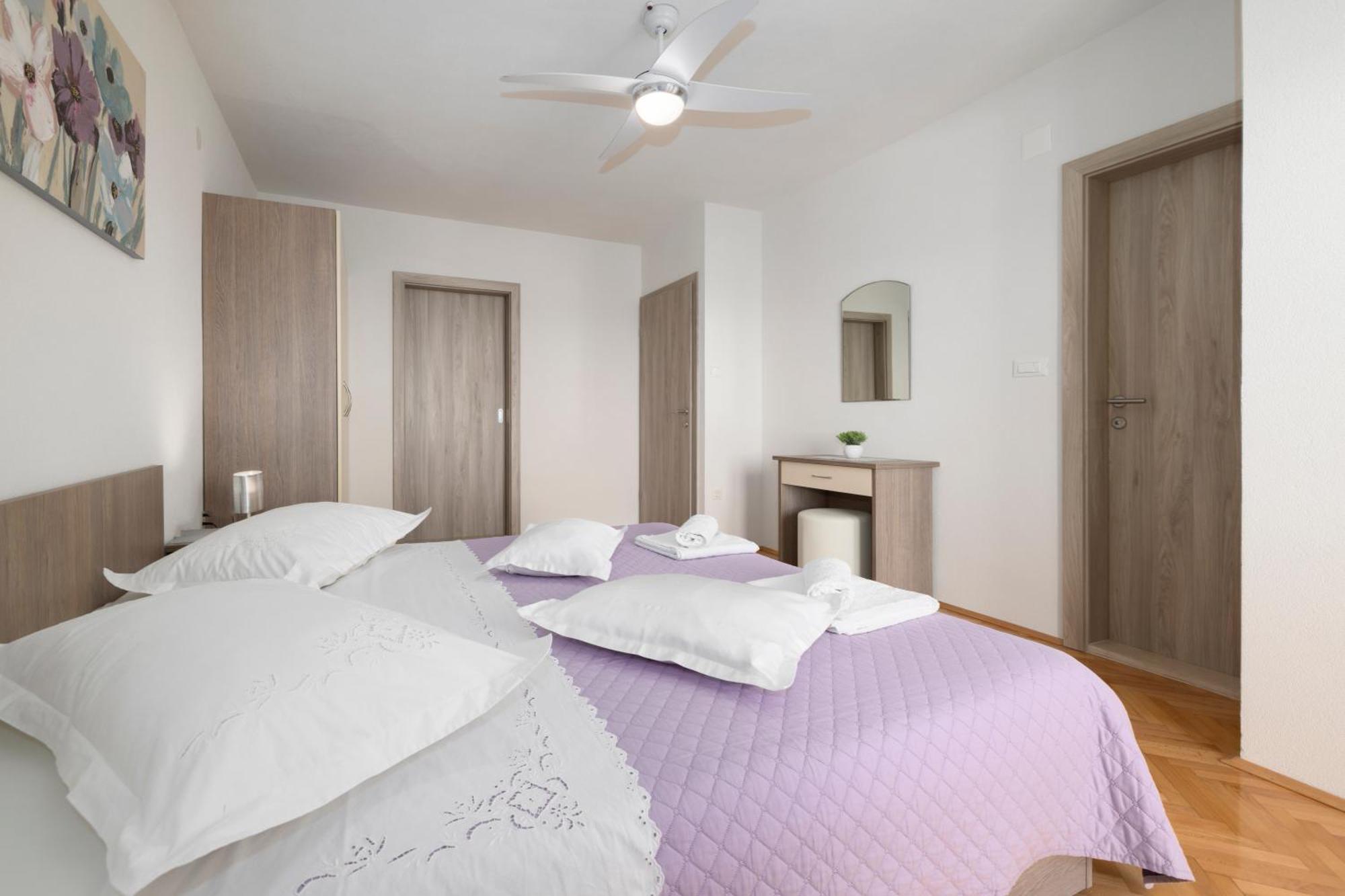 Apartmani Marta Tučepi Zewnętrze zdjęcie