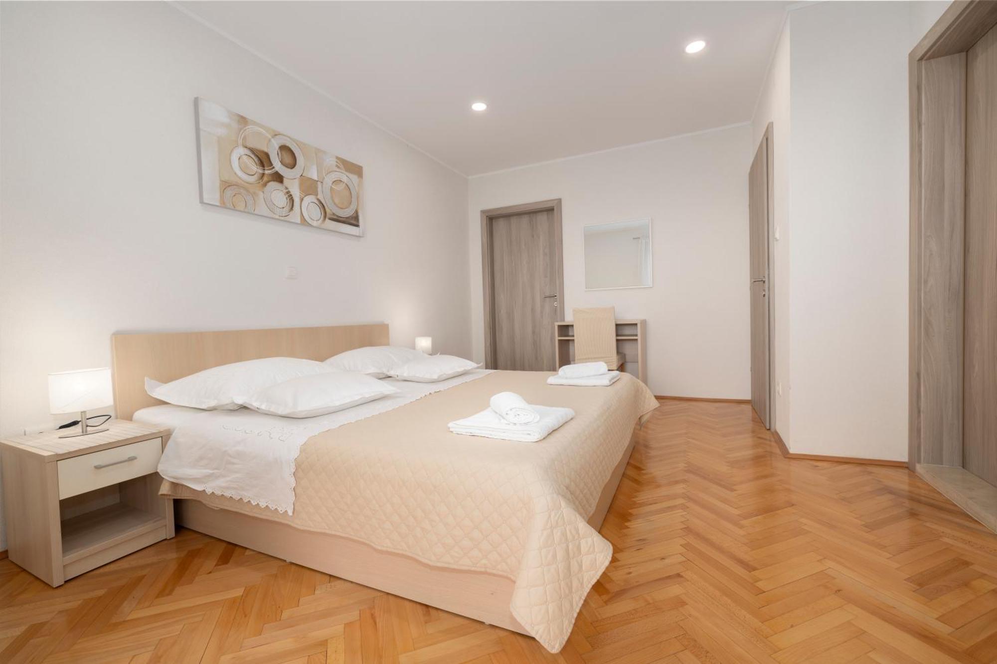 Apartmani Marta Tučepi Zewnętrze zdjęcie