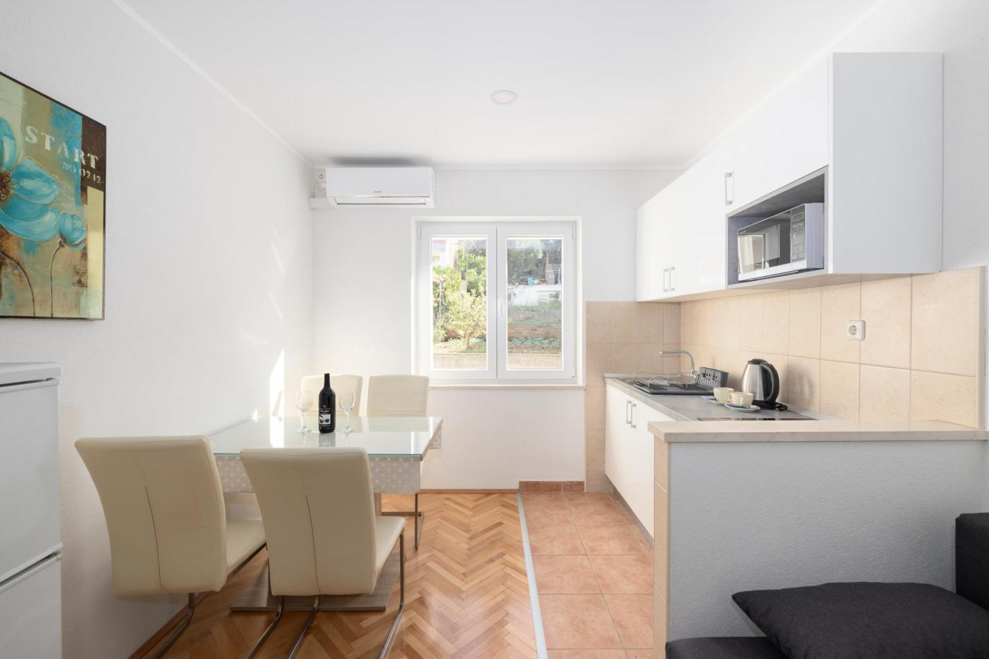 Apartmani Marta Tučepi Zewnętrze zdjęcie